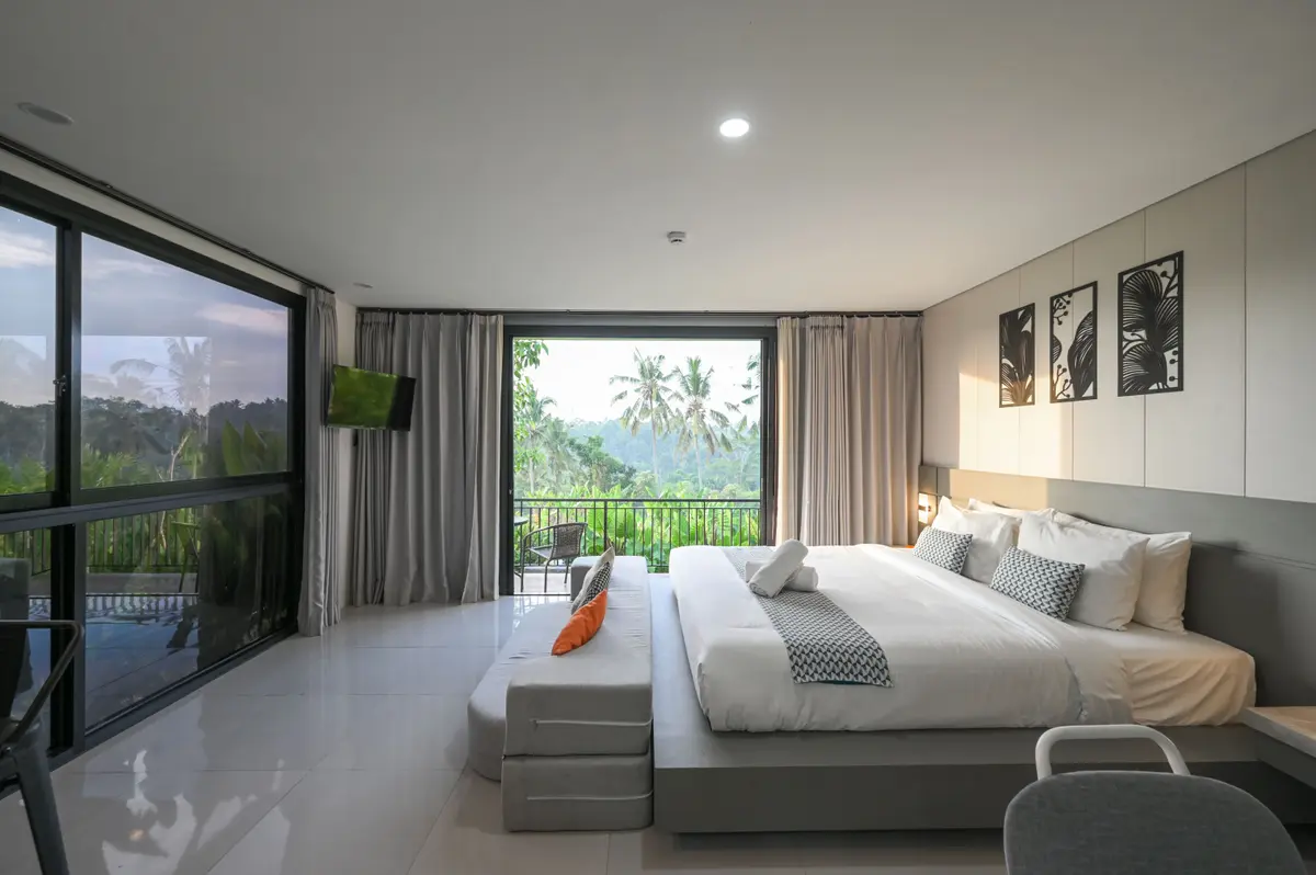 Batukaru Valley & Peak Suite
